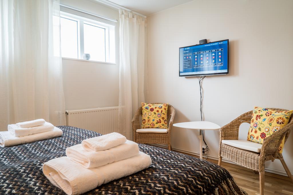 Gentlespace Guesthouse Isafjordur Room photo
