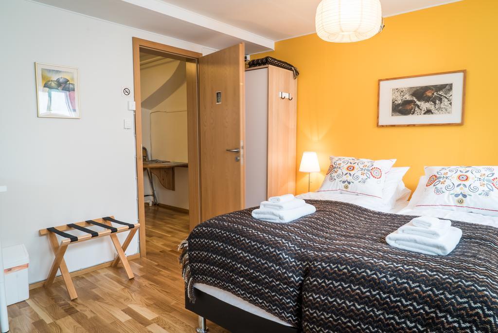 Gentlespace Guesthouse Isafjordur Room photo